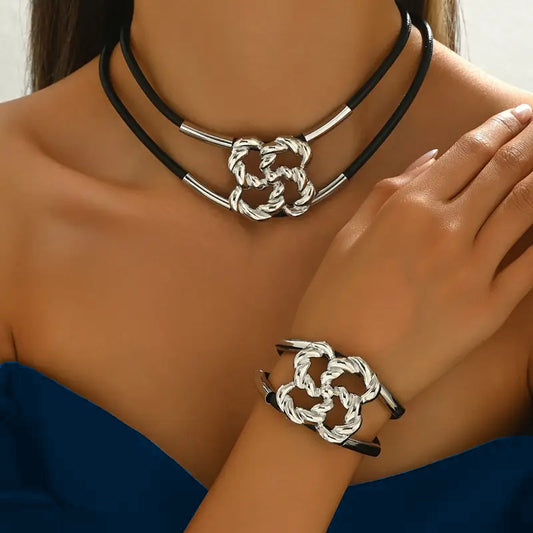 Fashion Lucky Twist Pendant Necklace Bracelet Set
