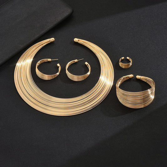 Exaggerated metal ring multi-layer collar set, fashionable high-end necklace four-piece set