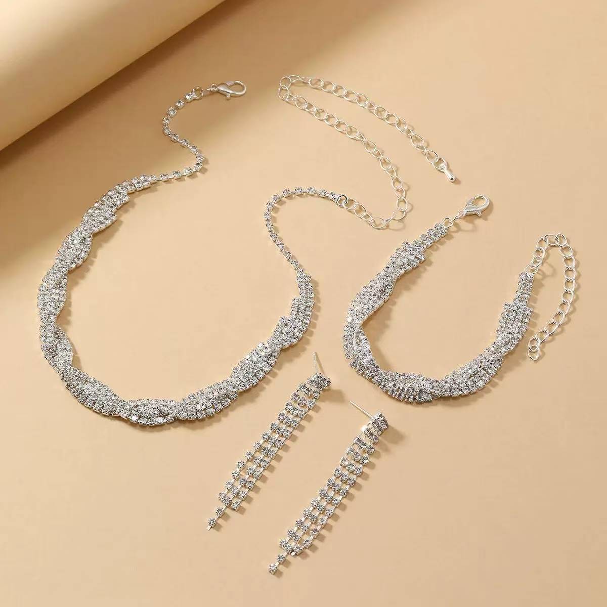 Wedding Party Accessories Three-piece Decorative Fashion Claw Chain Bright Diamond Banquet Bracelet Necklace Earrings