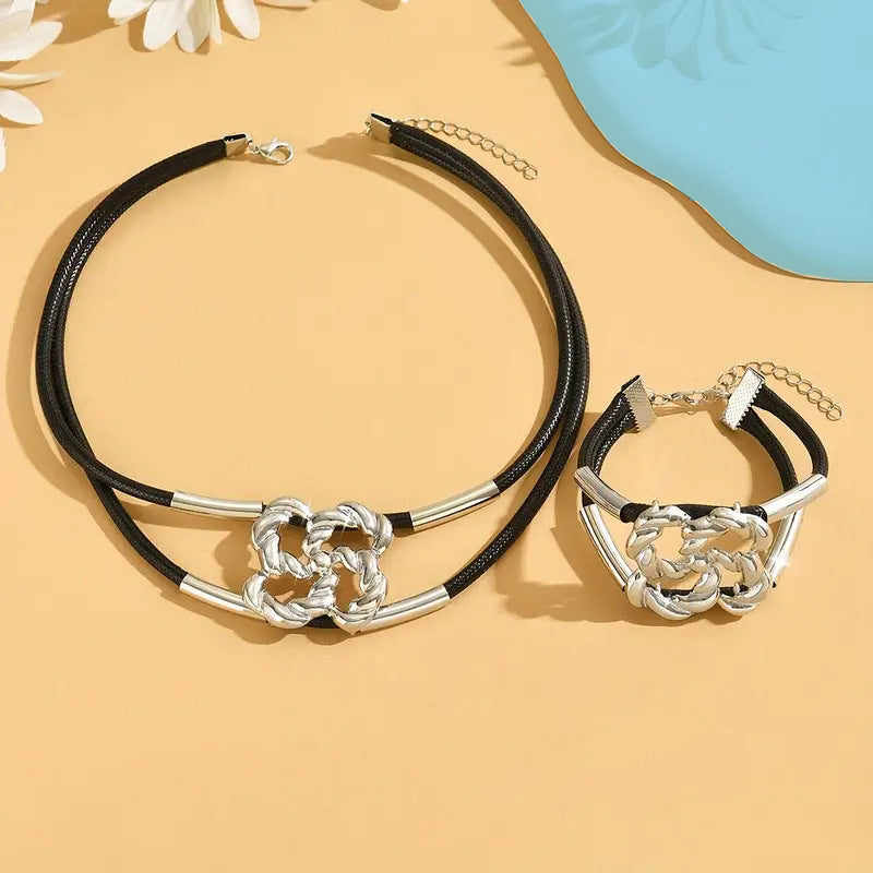 Fashion Lucky Twist Pendant Necklace Bracelet Set