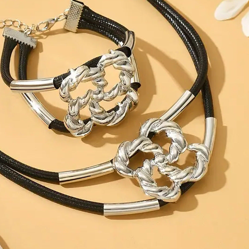 Fashion Lucky Twist Pendant Necklace Bracelet Set